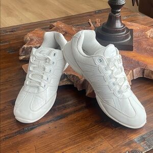 Chasse White Cheer Women's Sneakers 7